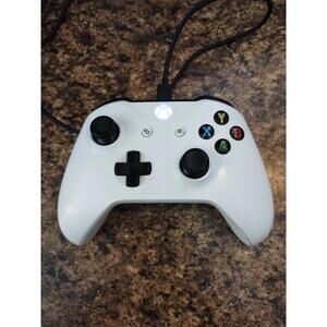 Xbox One wireless controller lot of two